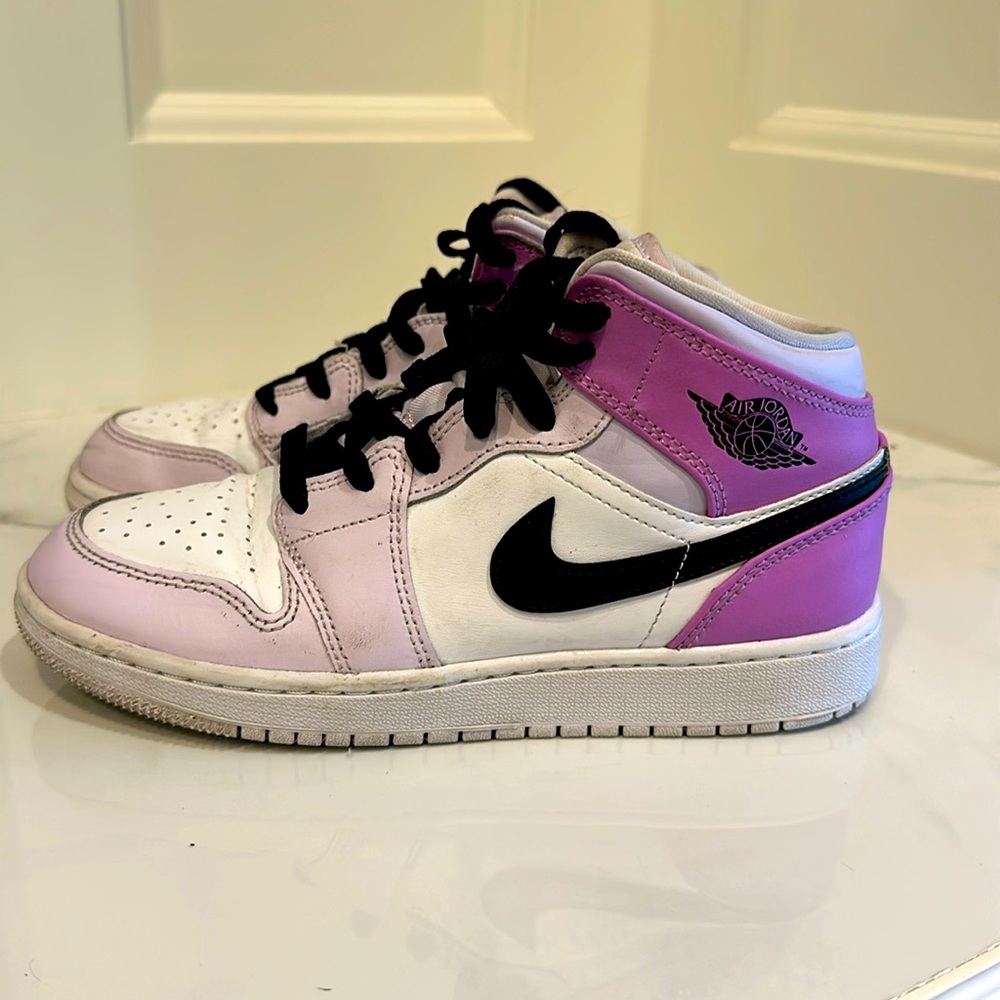 Nike Air Jordan 1 Mid Barely Grape Big Girl Size 4Y